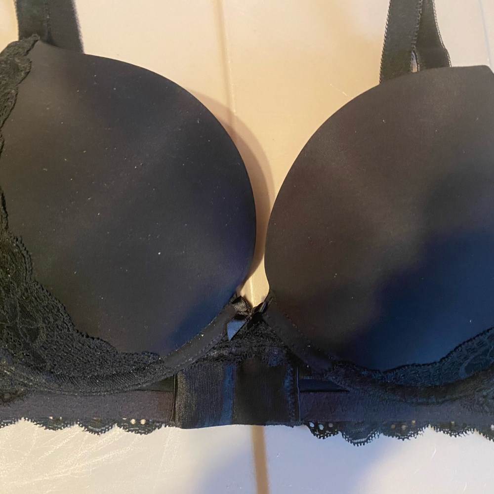 Torrid Curve Bra size 38B Black